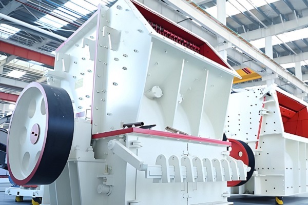 Mineral crushing artifact - Zhongcheng Machinery single-stag