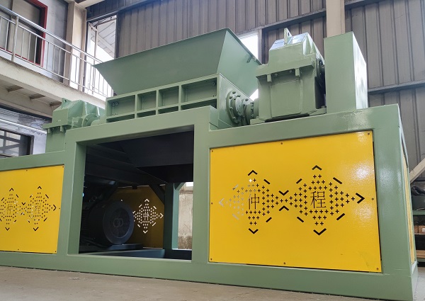 The role and daily maintenance of shredder in garbage disposal(图1) Zhongcheng Machinery's crusher