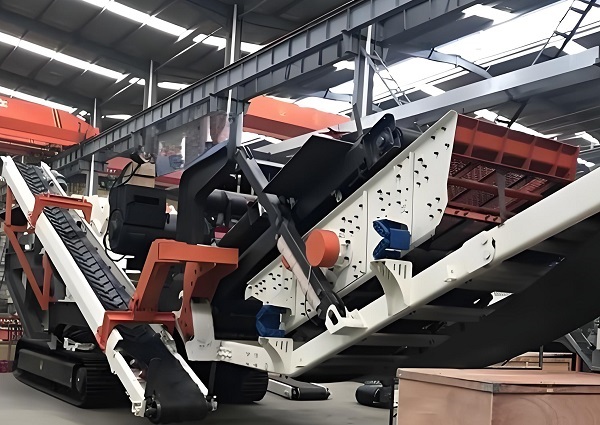 Main configuration and characteristics of tracked mobile crushing and screening station(图3) 03.jpg