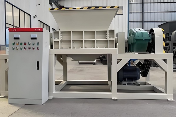 Features and advantages of industrial waste shredder